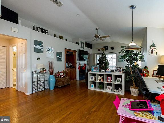 2nd image of 45060 Brae Ter Unit 203