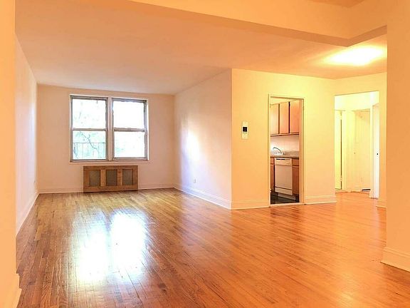 3rd image of 8319 141st St APT 502