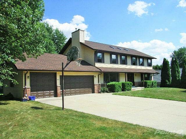  4 Bedrooms Upstairs, 2 Bedrooms Lower Level