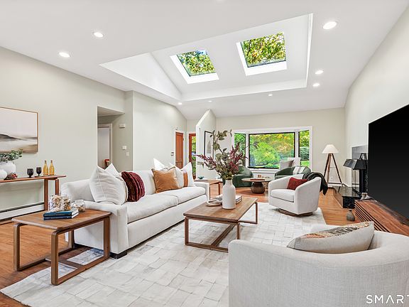 3rd image of 86 Camp Avenue