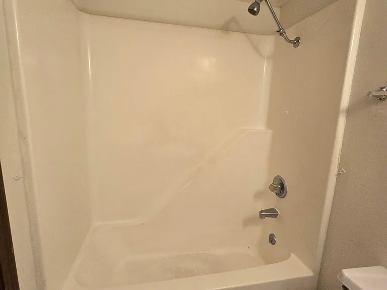 125 Albany Dr #B — Photo 8