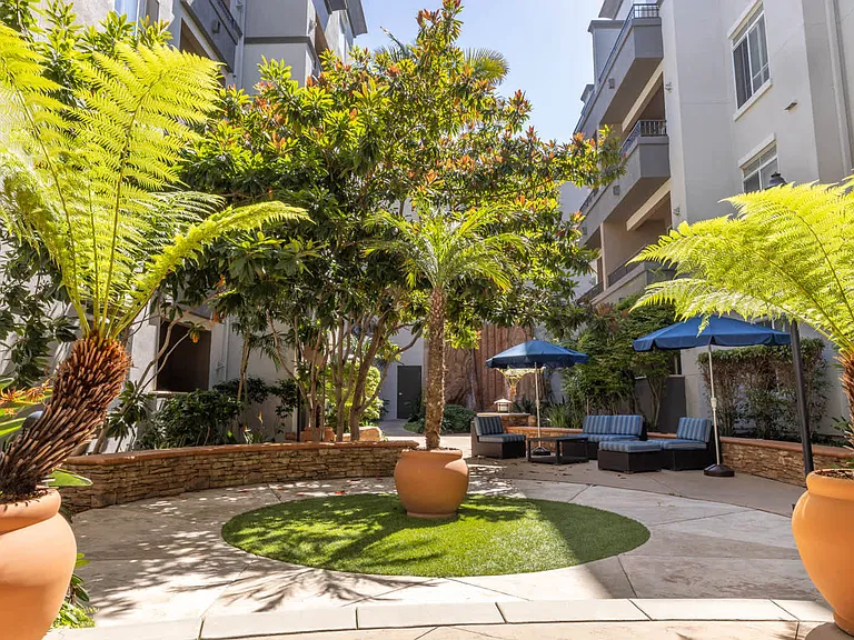 Outdoor Lounge