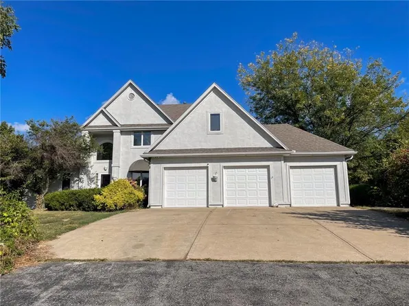 601 Dickinson Rd, Independence, MO 64050