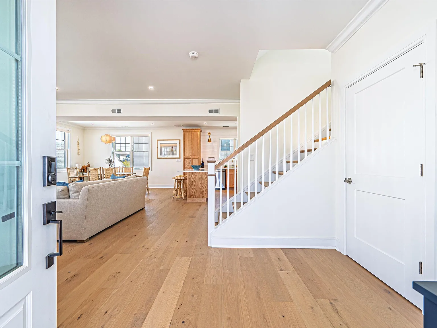 5 bed, 3.5 bath, 3200 sqft, $35,000 — Photo 2