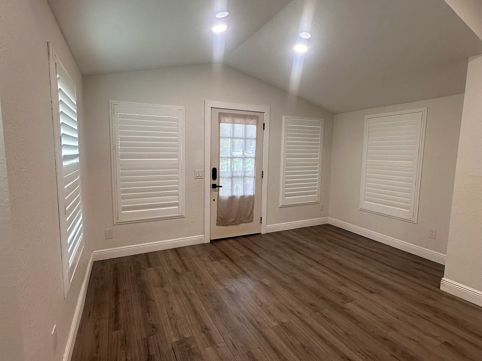 3 bed, 1378 sqft, $2,900 — Photo 4