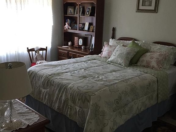 Queen Bedroom