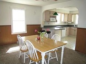 4th image of 937 S Lombardy Dr
