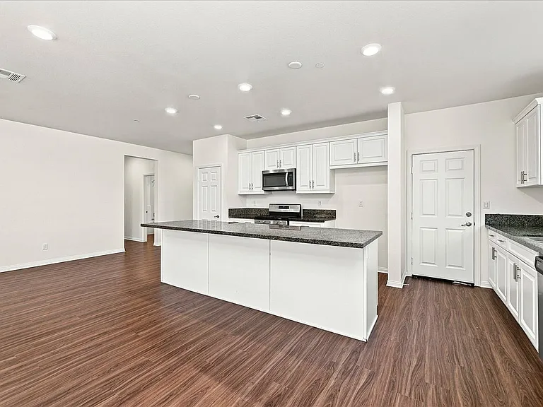 5577 Bella Way — Photo 8