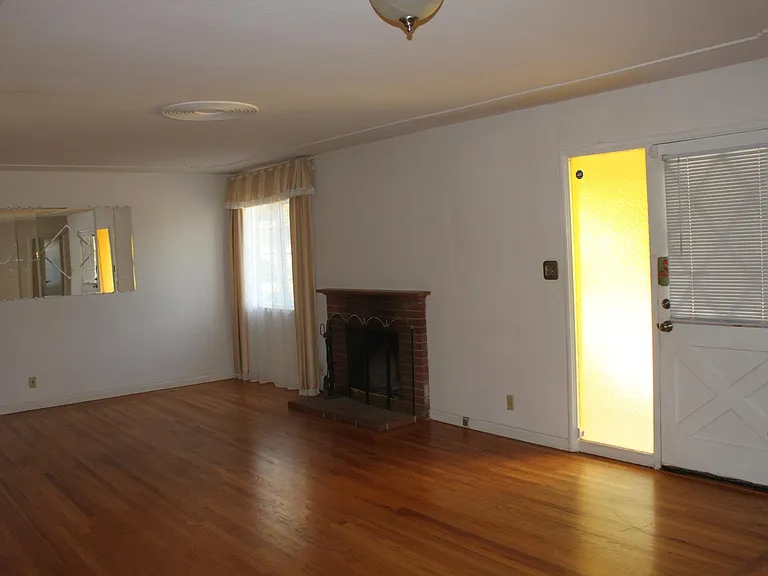 2953 Olive Ave — Photo 4