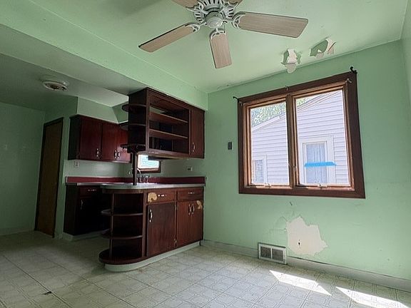 5th image of 12737 Honore St