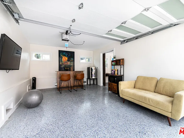 3031 1/2 Wellington Rd — Photo 4