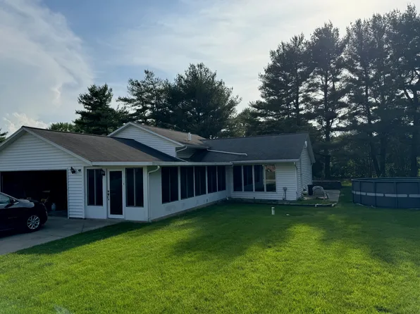 1147 N Penny Dr, Warsaw, IN 46580