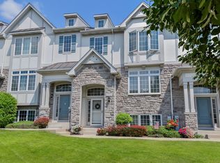 277 Sype Dr, Carol Stream, IL 60188