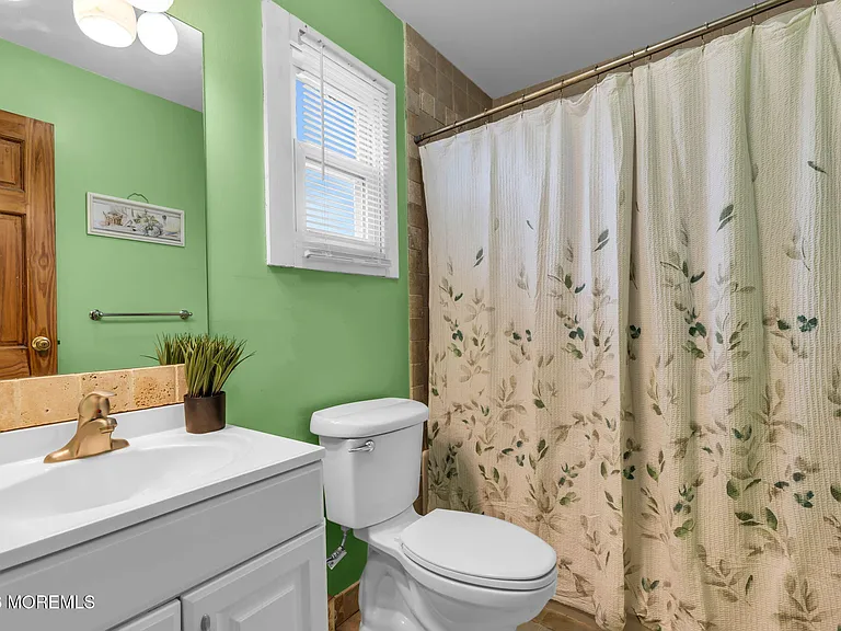 68 Decatur Ave — Photo 27