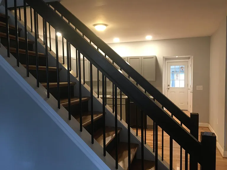 3804 Falls Rd — Photo 5