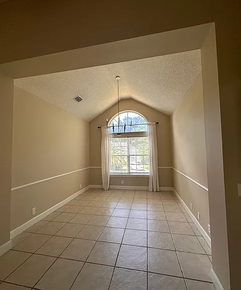 135 Palmera Ln — Photo 15