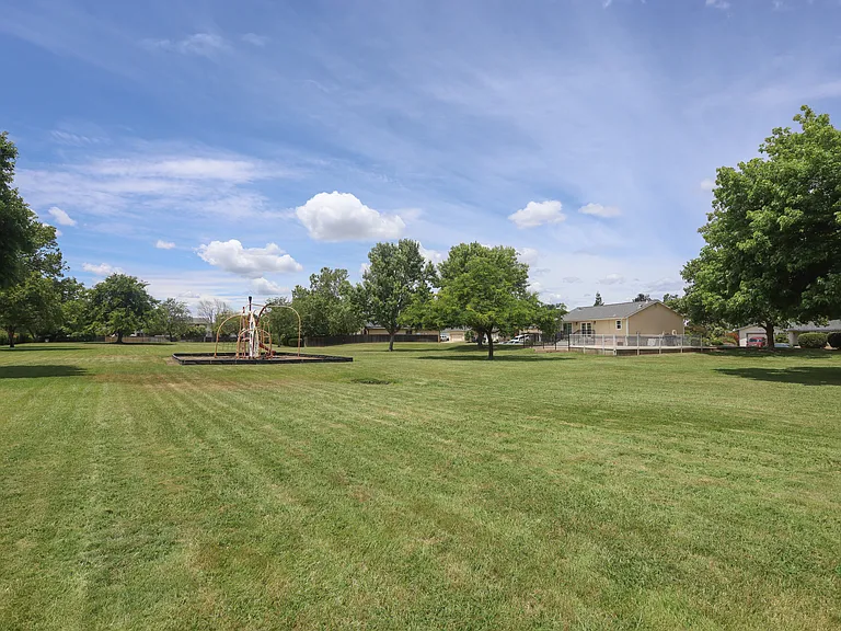 183 Creekside Cir — Photo 20