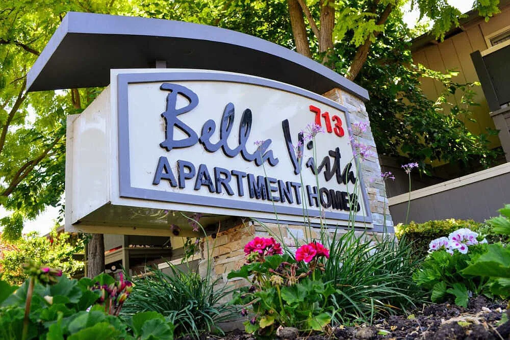 Bella Vista — Photo 1