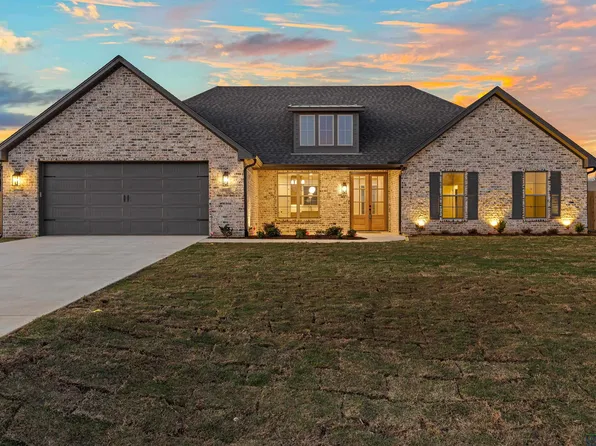 215 Andrews St, Kilgore, TX 75662