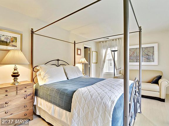 Bedroom (Master)
