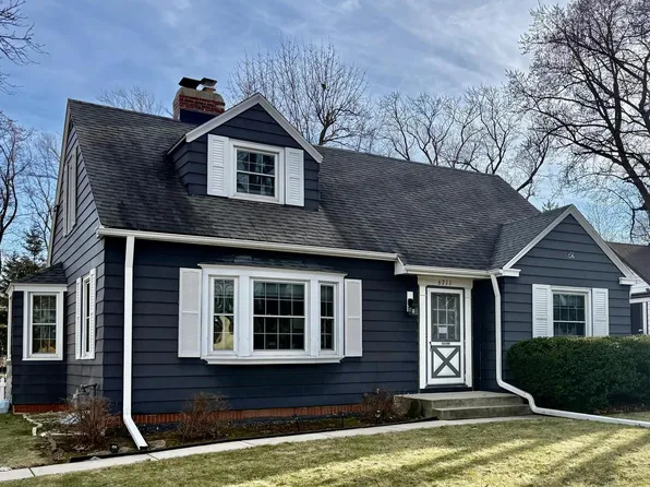 6711 West Howard AVENUE, Milwaukee, WI 53220