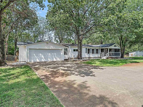 4th image of 110 Lago Ln