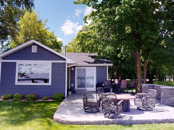 724 Shorewood Dr, Detroit Lakes, MN 56501