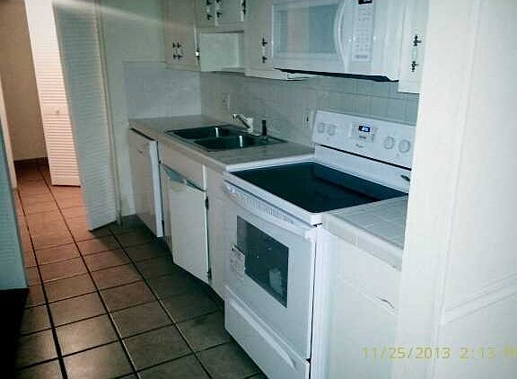 3rd image of 19416 NE 26th Ave APT 112B