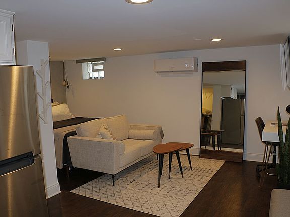 2nd image of 1612 W Le Moyne St #Garden