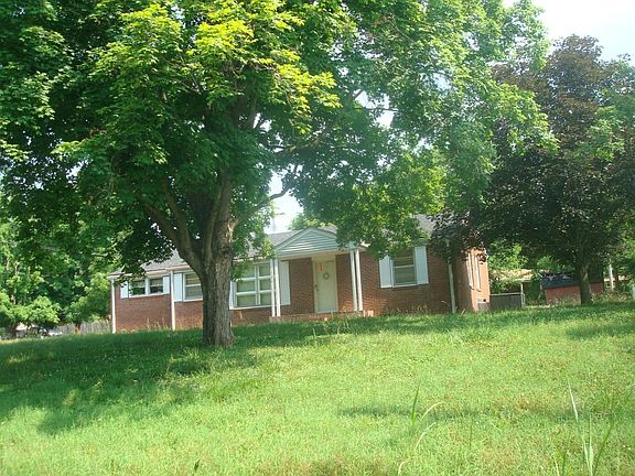 2nd image of 124 Pleasant Dr