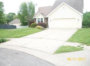 802 Walnut St, Kearney, MO 64060
