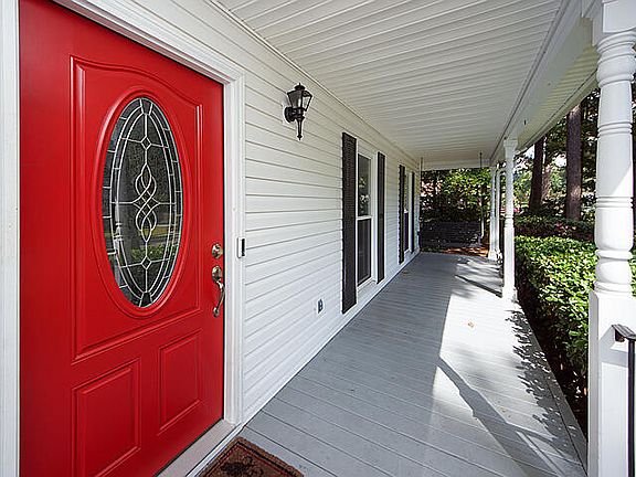 3rd image of 212 King Charles Cir