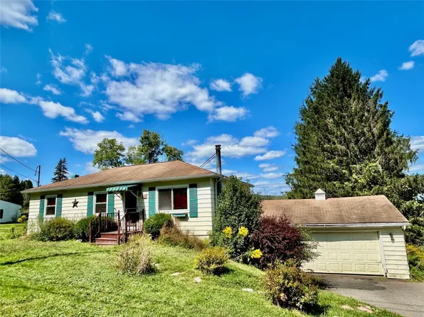 829 Boswell Hill Rd, Endicott, NY 13760