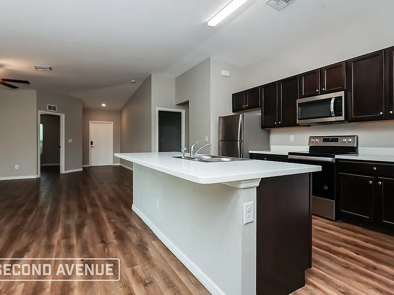 3908 23rd St SW — Photo 6