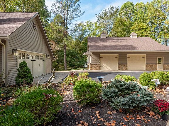 3rd image of 3712 E Mesa Ln