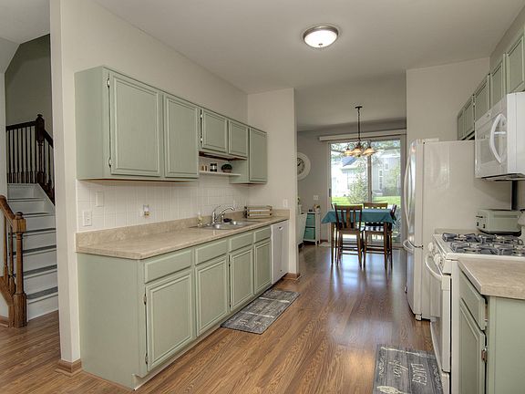 4th image of 1386 Essex St