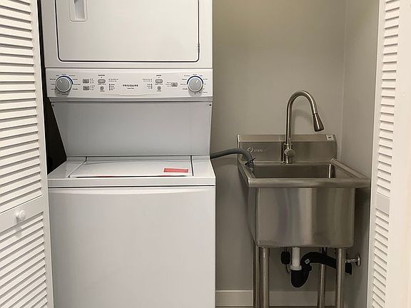 5th image of 4513 NE Benita Pl