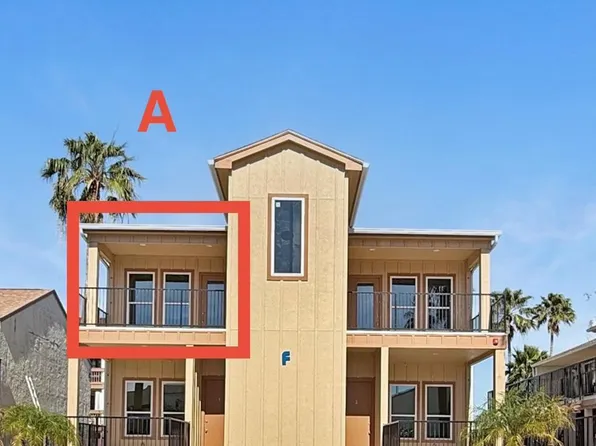 205 W Kingfish St #A, South Padre Island, TX 78597