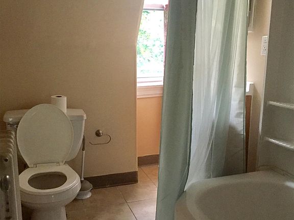 5th image of 710 Cedar Ave APT 3