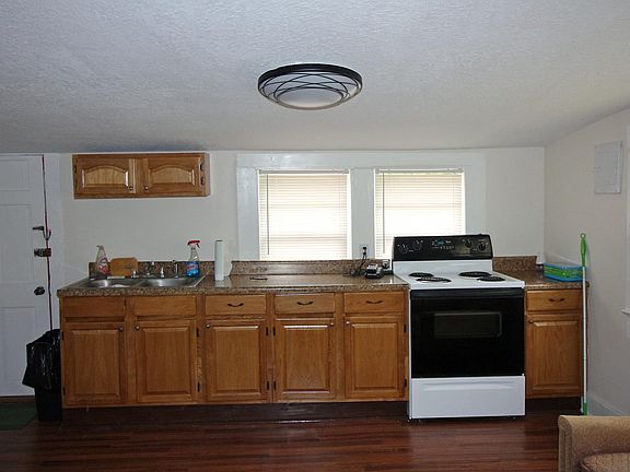 5th image of 23025 Railroad Ave