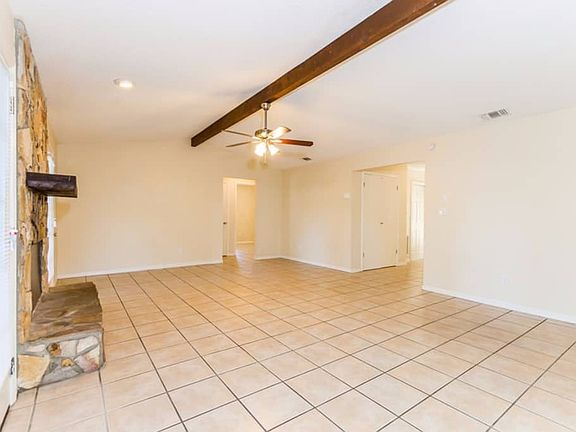 3rd image of 1502 Floral Way