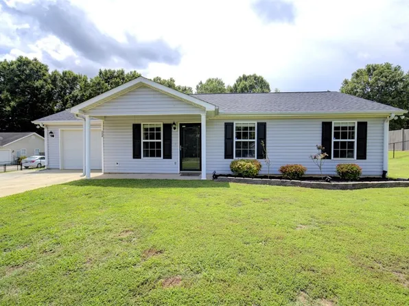114 Bragg Dr, Williamston, SC 29697