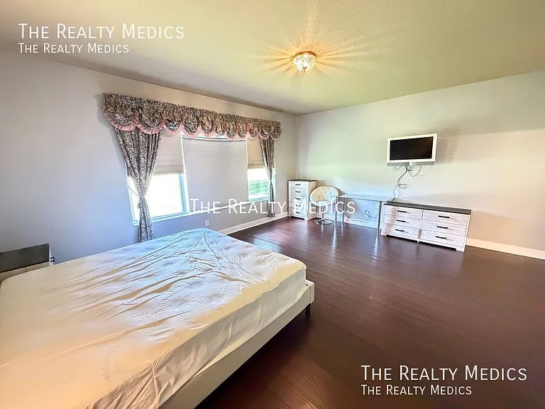 1565 The Oaks Blvd — Photo 22