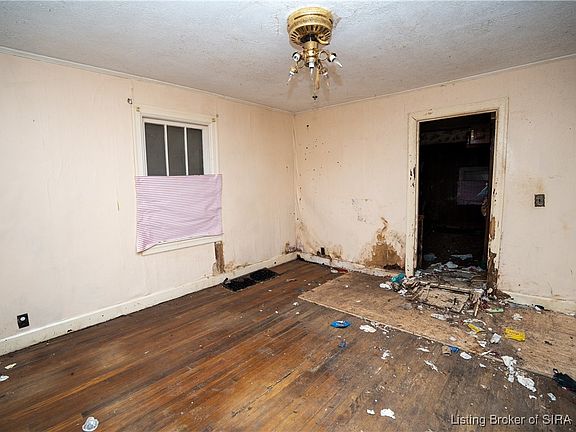 5th image of 527 W Stansifer Avenue