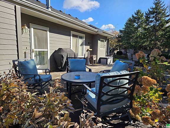 5th image of 802 E Saint Andrews Cir