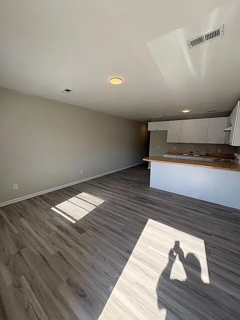 1 bed, 1.0 bath, $695 — Photo 2