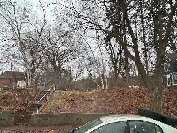 468 Curtice St E, Saint Paul, MN 55107