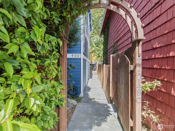 920 SW Holden Street #B, Seattle, WA 98106