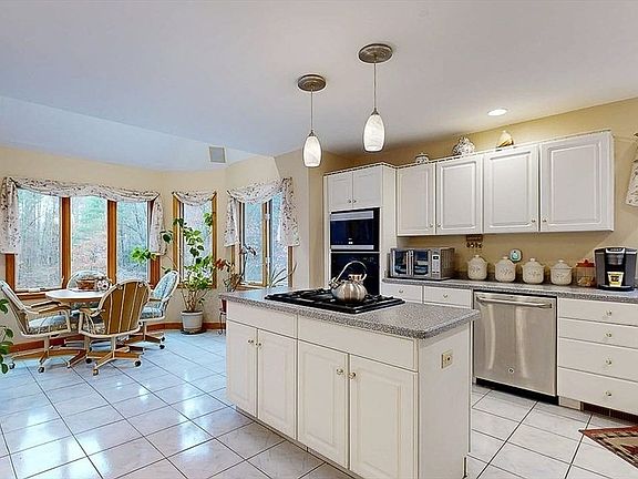 2nd image of 51 Sheffield Dr