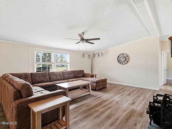 5th image of 4759 Lobelia Road